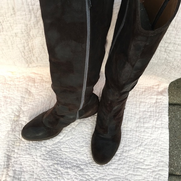 Boots - Picture 3 of 5